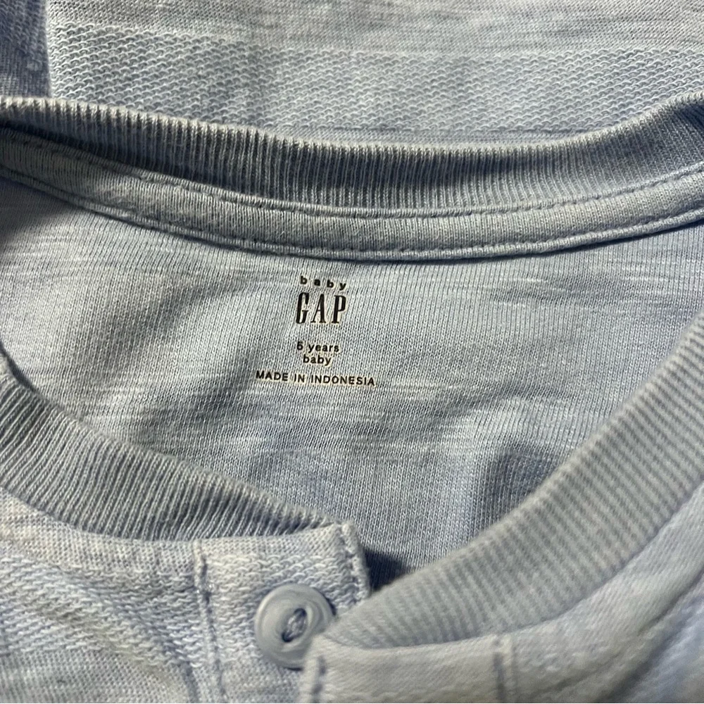 Baby Gap Boys Size 5 Years Short Sleeve Light Blue Henley Shirt Buttons Casual